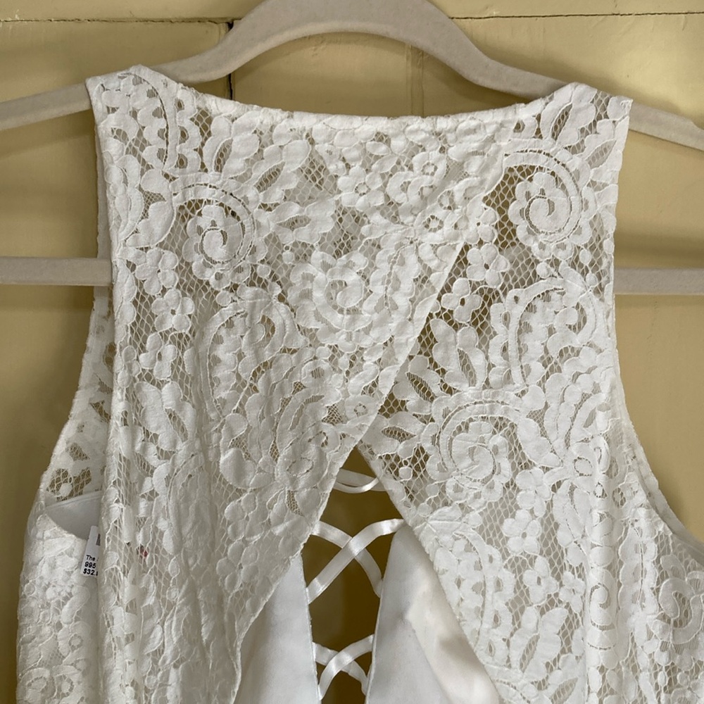 NWT | White Sleeveless Sheath Dress with Cutout Back | Size 6